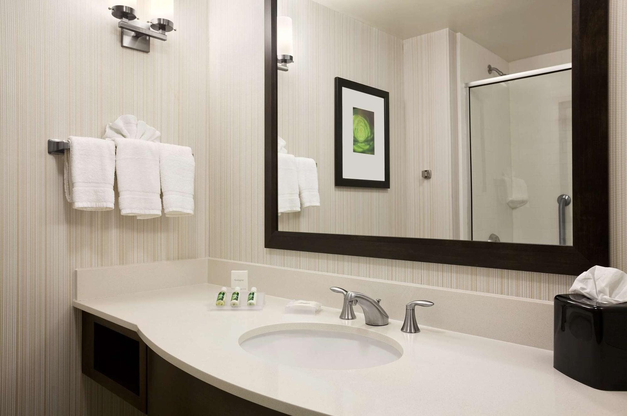 Hilton Garden Inn Rochester/Pittsford Bushnell Basin Екстер'єр фото